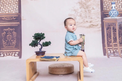专业试管借卵代怀机构孕妇肚子上的黑线